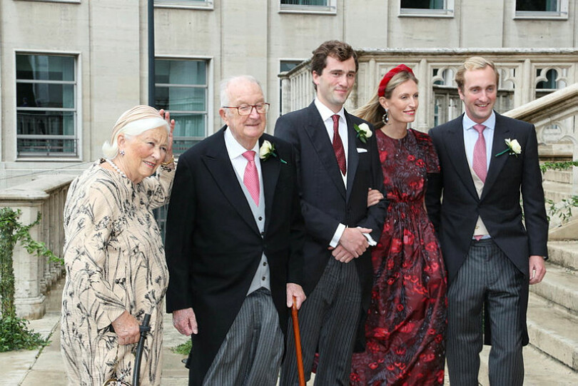 La reine Paola, le roi Albert, le prince Amedeo, la princesse Elisabetta Rosboch von Wolkenstein et le prince Joachim arrivent à l'église des Saints-Michel-et-Gudule.