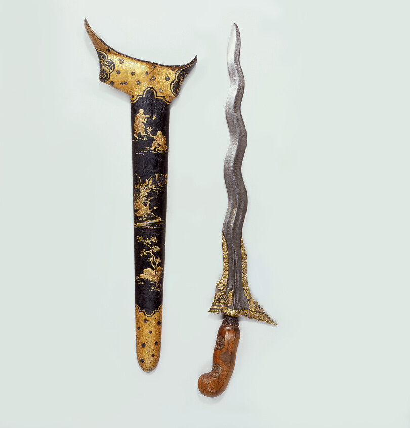 Un kriss de Java et son fourreau laqué, de la fin du XVIIe siècle.