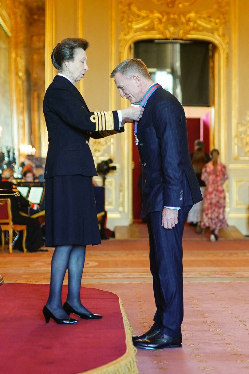 Princesse Anne et Daniel Craig au château de Windsor le 18 octobre 2022.
