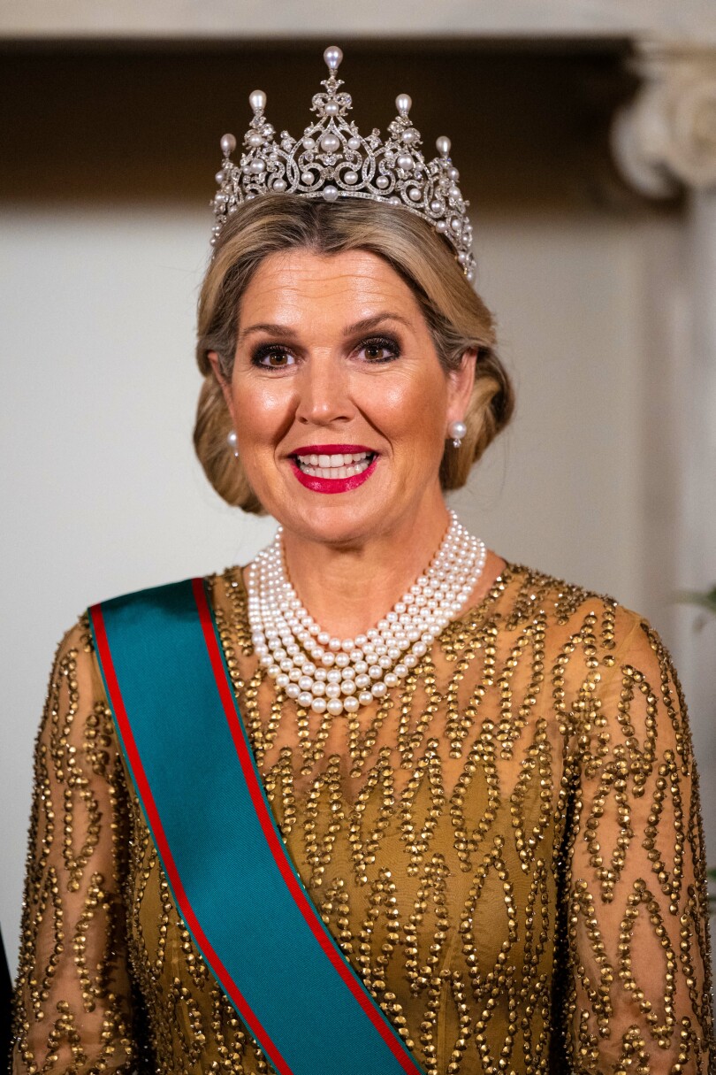 Maxima des Pays-Bas arborait le diadème de Wurtemberg dans sa version complète.