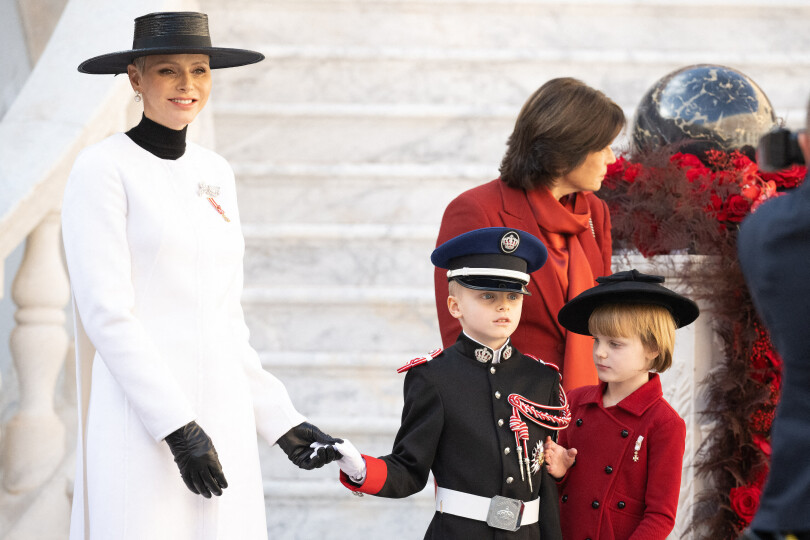 La princesse Charlène avec le prince héréditiare Jacques et la princesse Gabriella de Monaco dans la cour d'honneur du palais princier lors de la fête nationale, le 19 novembre 2022.