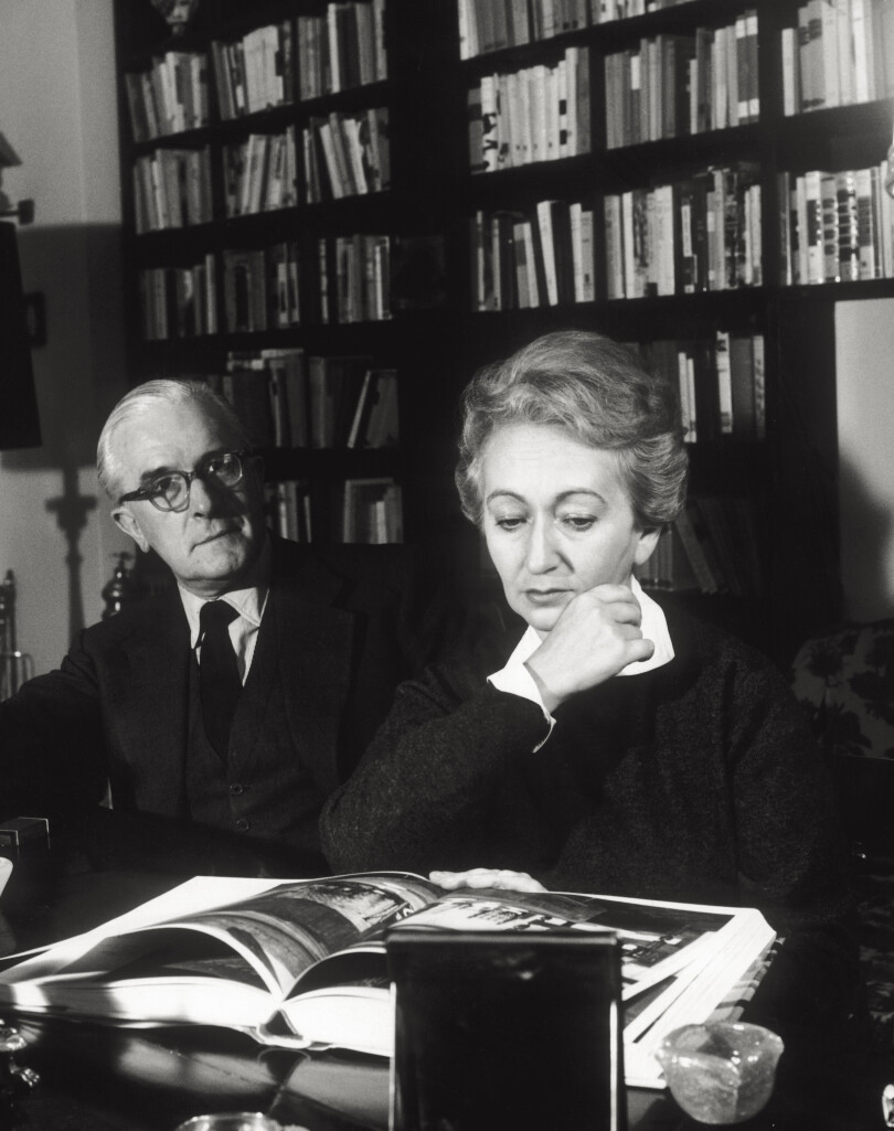 L’auteure aux côtés de son mari, le diplomate Franco Bounous, en 1964, à Rome, dans leur maison.