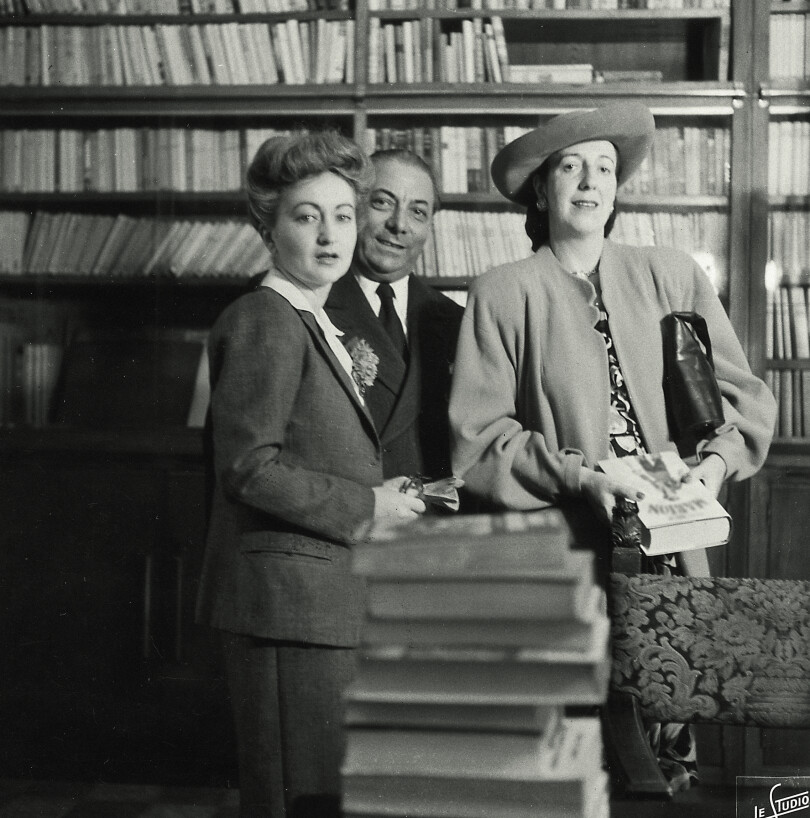 Alba de Céspedes, Arnoldo Mondadori et la romancière américaine Taylor Caldwell, en 1947.