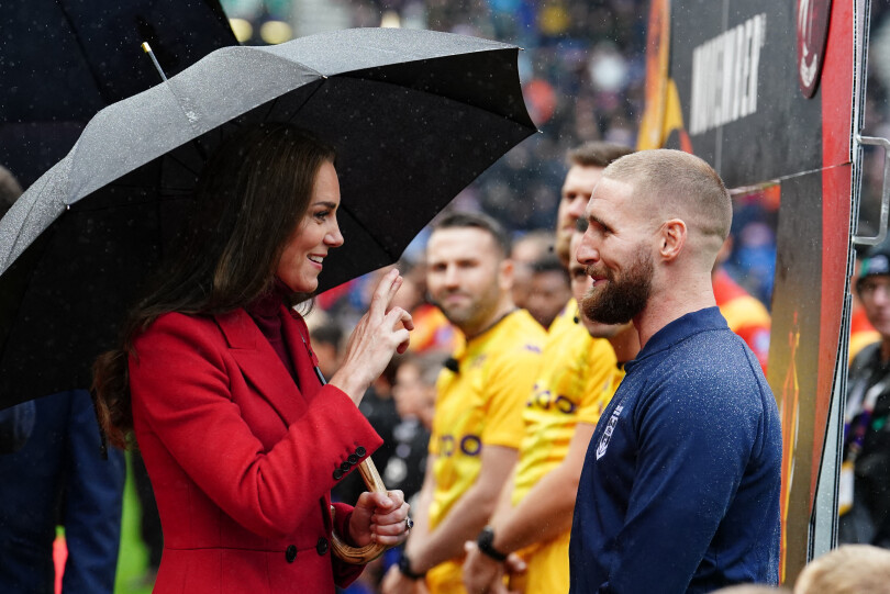 Kate et Sam Tomkins, capitaine de l'équipe anglaise de rugby à XIII, au DW Stadium, à Wigan, le 5 novembre 2022.