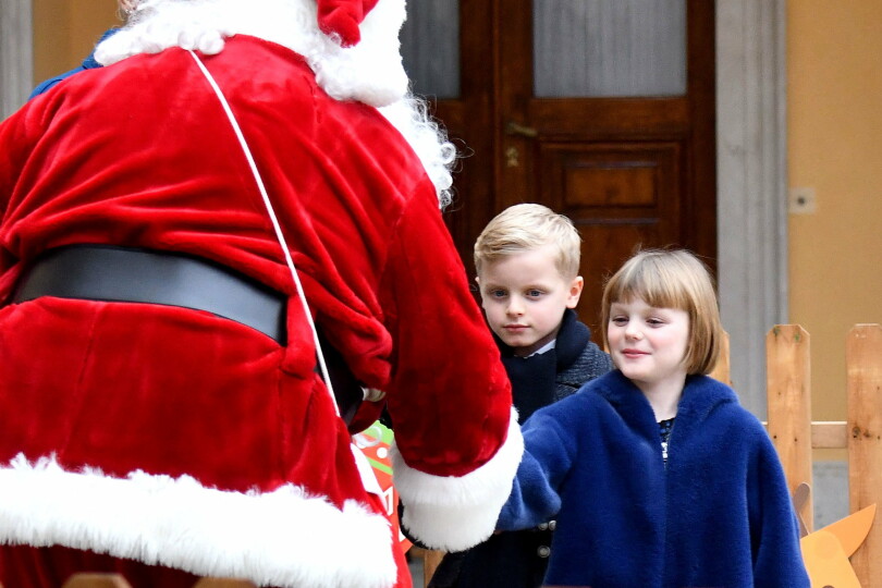 Pour Jacques et Gabriella, la journée se conclut en beauté par une rencontre au sommet avec… le Père Noël.