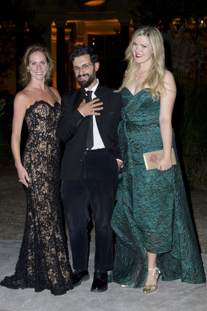 L’actrice et productrice Jennifer Farrell, Grégory Teillet, chargé de promotion du mécénat aux Archives nationales, et Christina Bott Murphy, mécène des arts et de la culture.