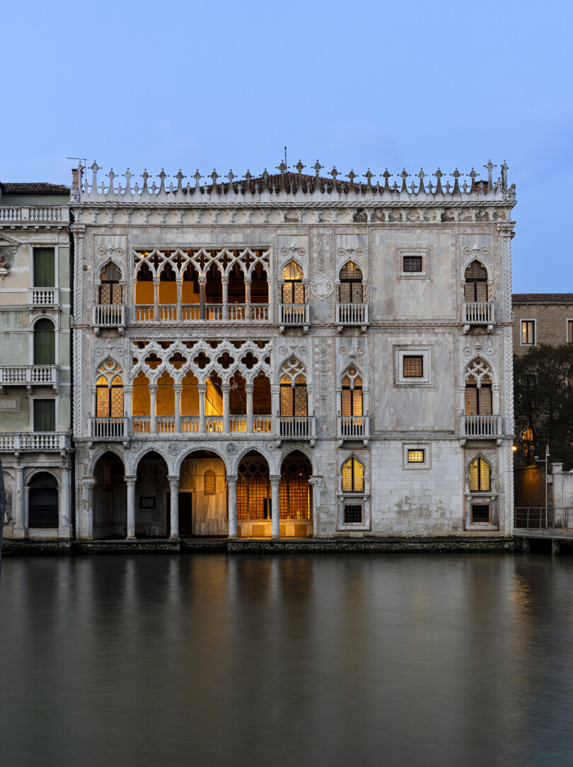 La façade de la Ca’ d’Oro sur le grand Canal à Venise.