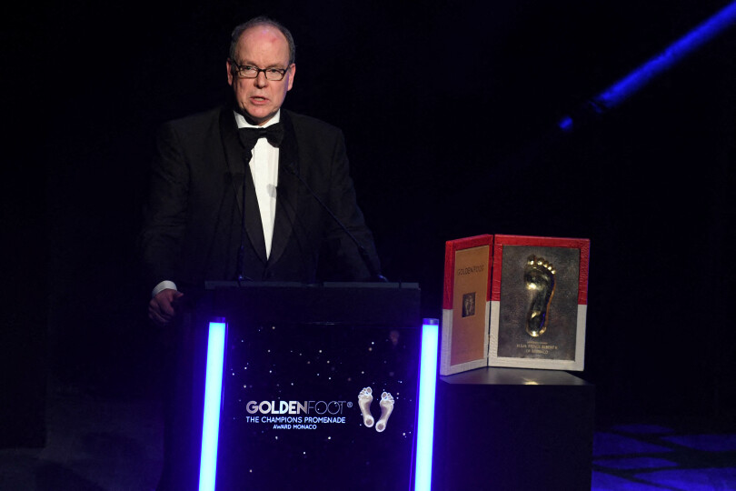 Au cours de la soirée, le prince Albert a pris la parole devant tous les invités.