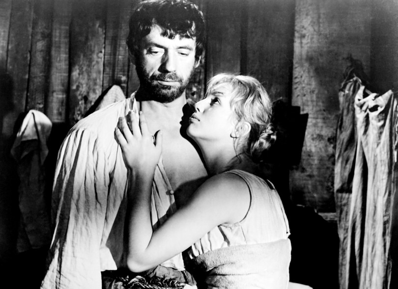 Demongeot auprès d’Yves Montand dans Les Sorcières de Salem, en 1957.