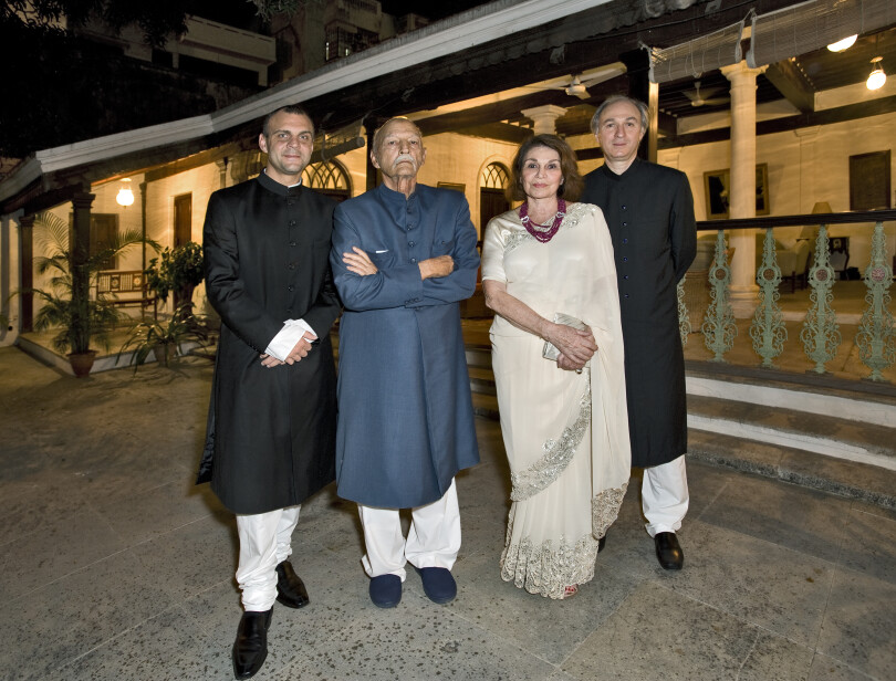 L’une des dernières apparitions publiques de Mukarram Jah entouré des princes Alexander Azam Jah et Azmet Jah ainsi que de son ex-épouse, la princesse Esra Jah.