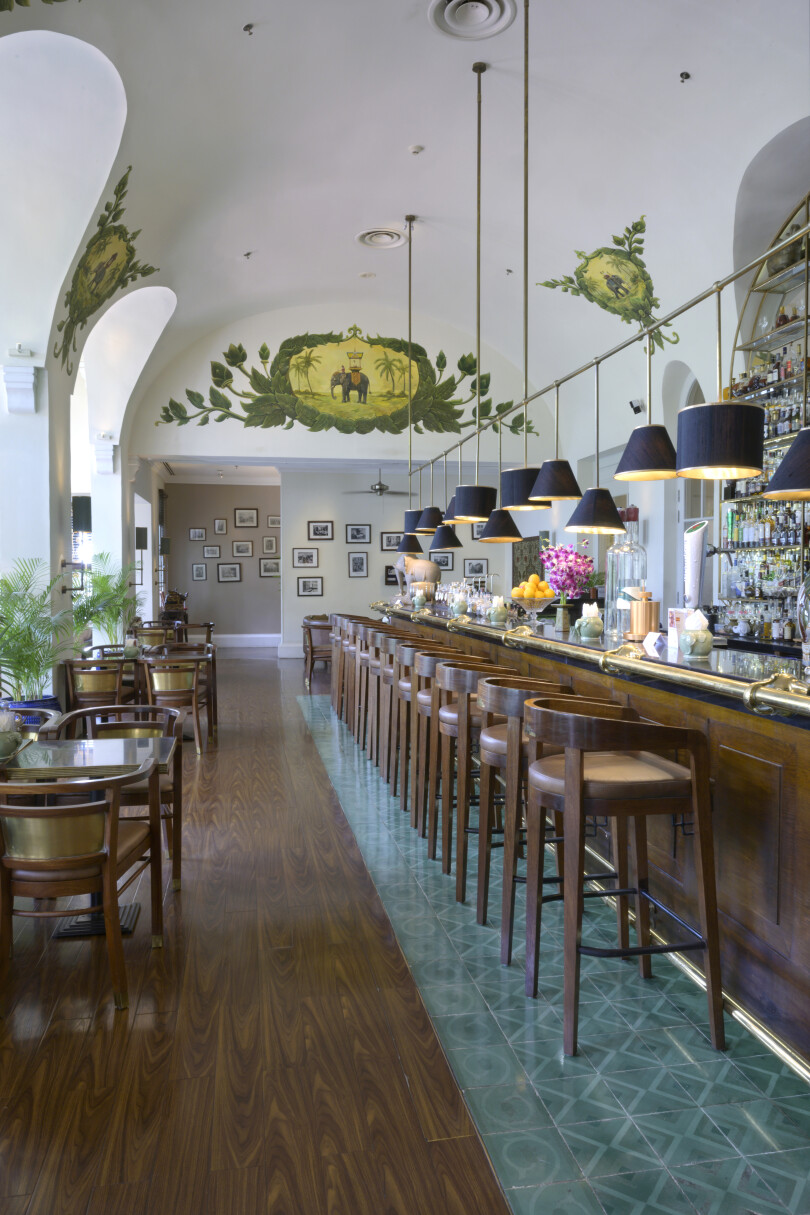 Chez la princesse Chansita Norodom du Cambodge au Royal de Phnom Penh.