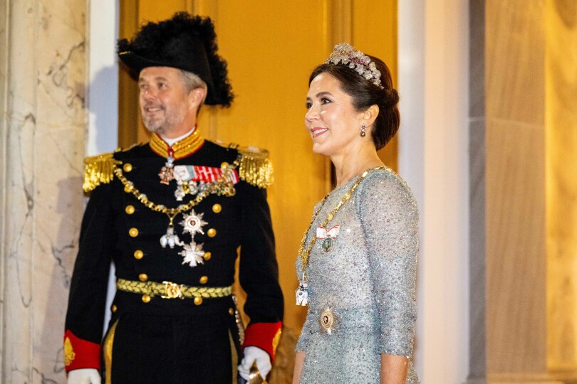 Frederik et Mary de Danemark arrivent au palais Christian VII, à Amalienborg, le 1er janvier 2023.