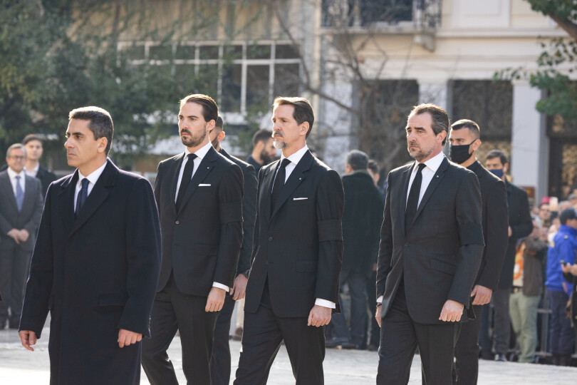 Pavlos, Nikolaos et Philippos de Grèce lors des funérailles de Constantin II de Grèce en la cathédrale métropolitaine d'Athènes, le 16 janvier 2023.