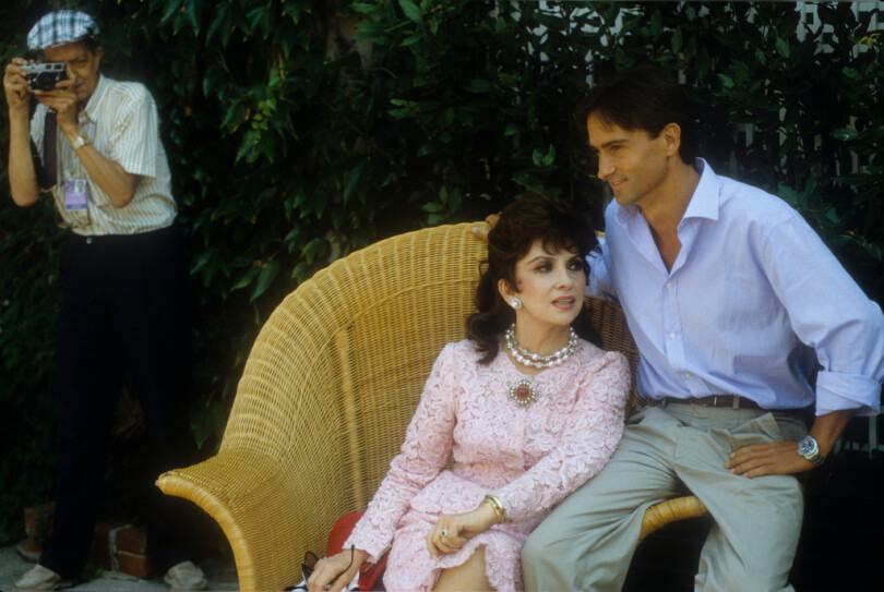Gina Lollobrigida aura toujours pu compter sur le soutien de son fils Milko Škofič Jr., ici avec sa mère au Festival du film de Venise en 1988.