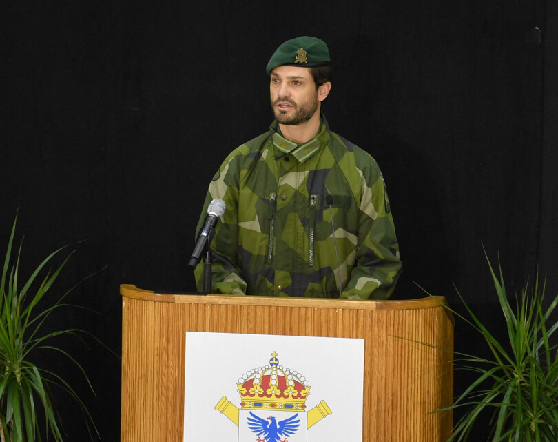 Carl Philip de Suède s'exprime lors du rétablissement du régiment d'artillerie Bergsslagen à Kristinehamn, dans le comté de Värmland, le 4 décembre 2022.