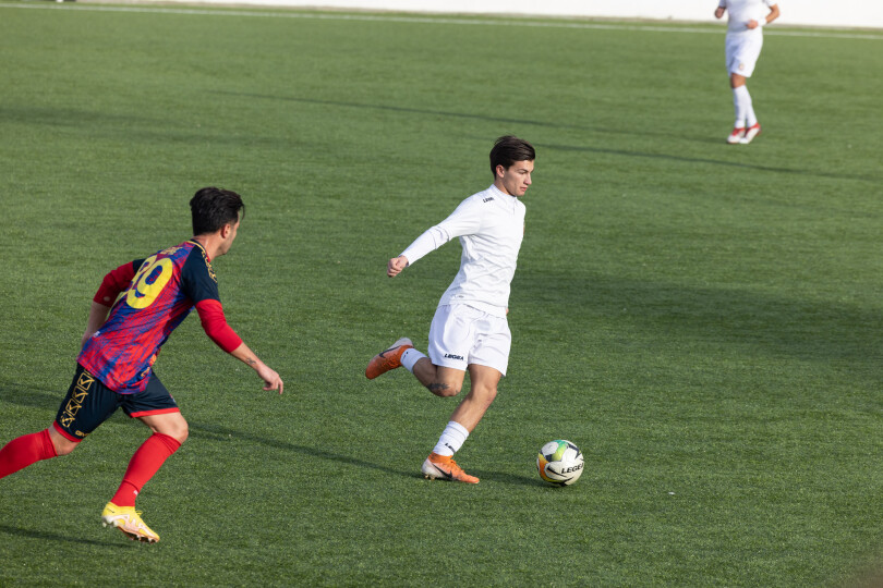Malgré les qualités personnelles de ses joueurs, dont Antonio Strazzullo (en haut), l’AC Savoia 1908 s’incline quatre buts à zéro.