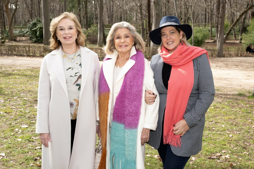 La princesse Barbara, seconde épouse du prince Michel, la princesse Béatrice, sa première épouse, et sa fille, la princesse Clotilde, mère du futur marié.