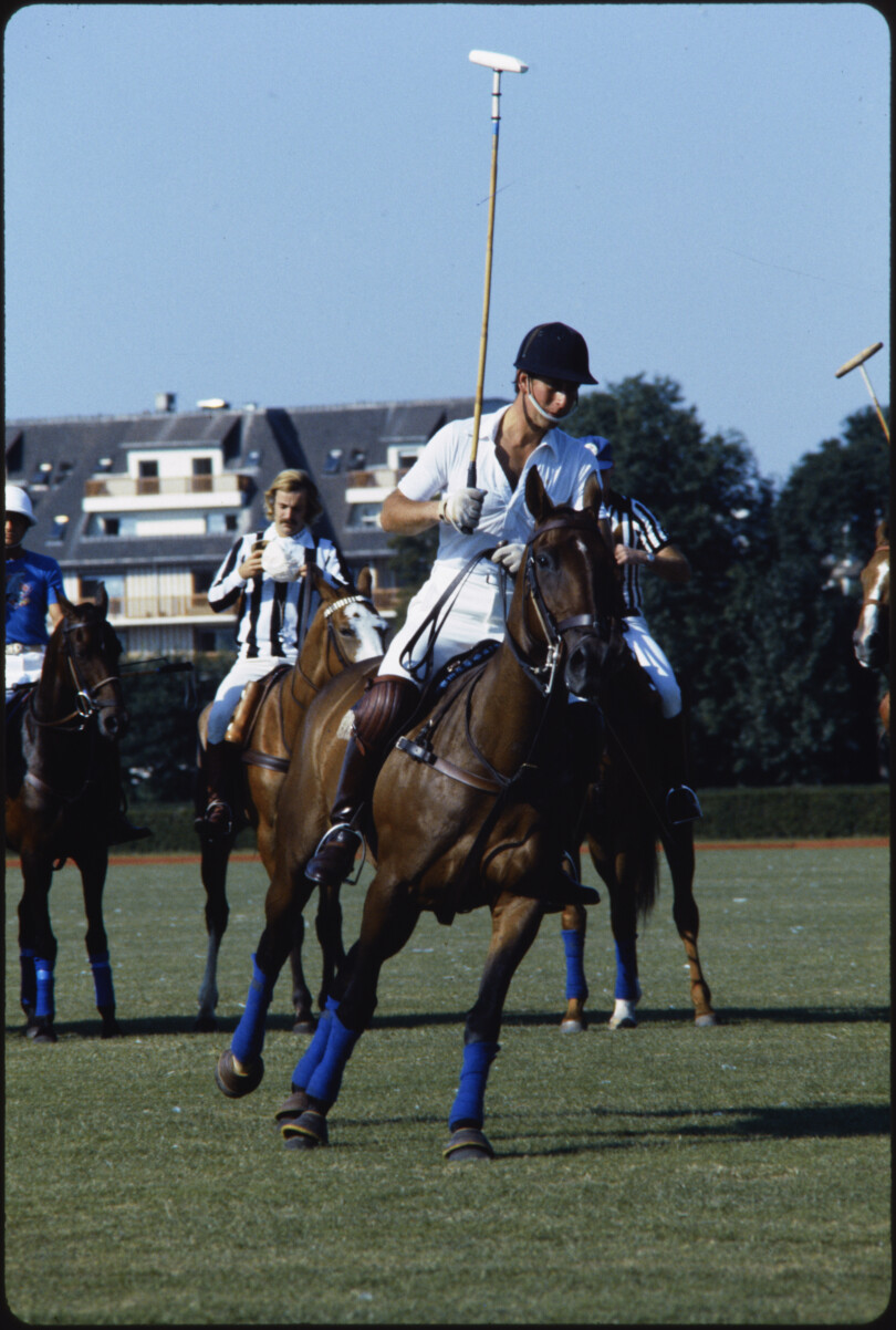 Charles III, alors prince de Galles, profite d'un séjour à Deauville, en août 1978, pour faire du polo.