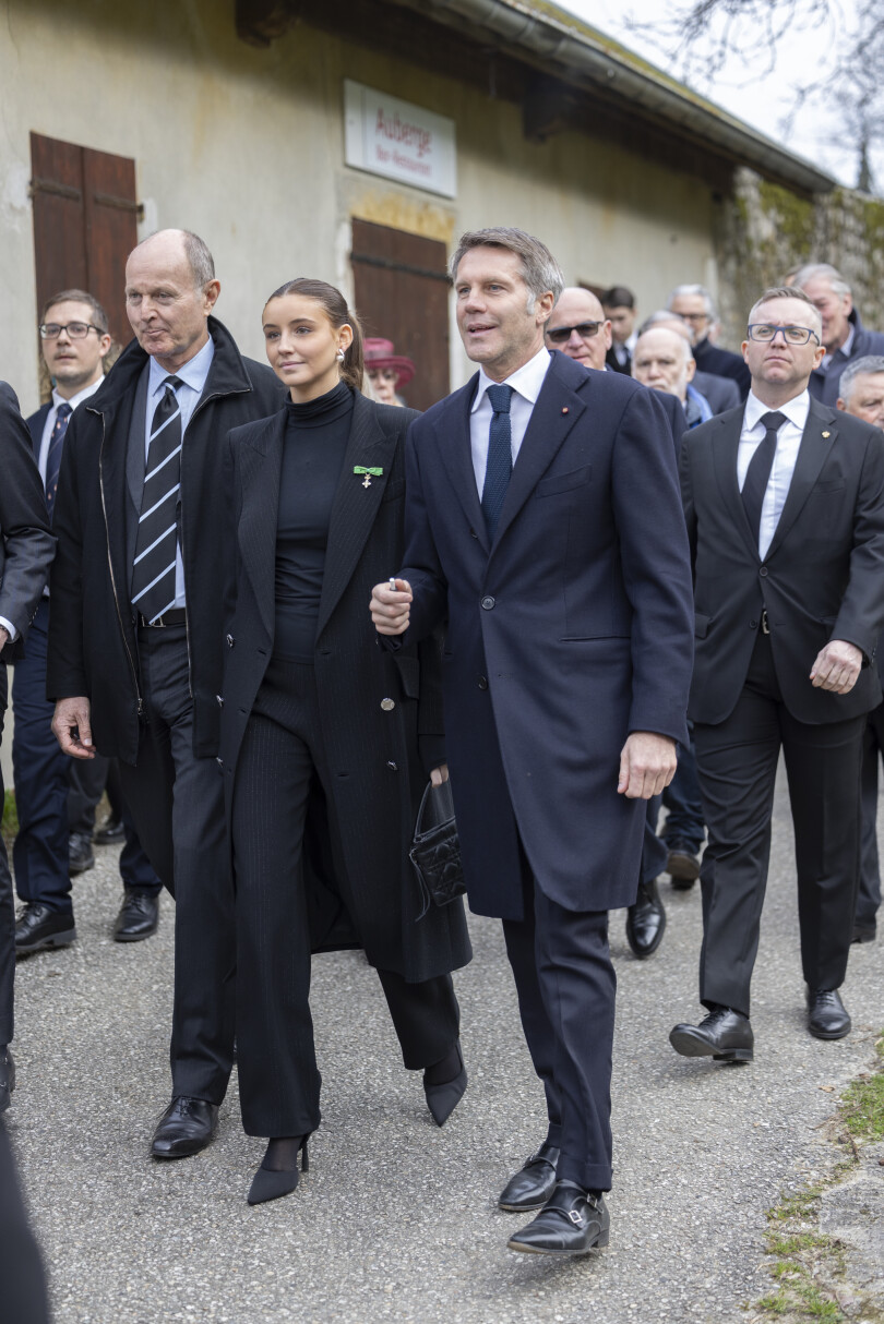 Le prince Emanuele Filiberto de Savoie et sa fille aînée, la princesse Vittoria, lors des 40 ans de la disparition d'Umberto II à l'abbaye de Hautecombe, à Saint-Pierre de Curville, le 18 mars 2023.