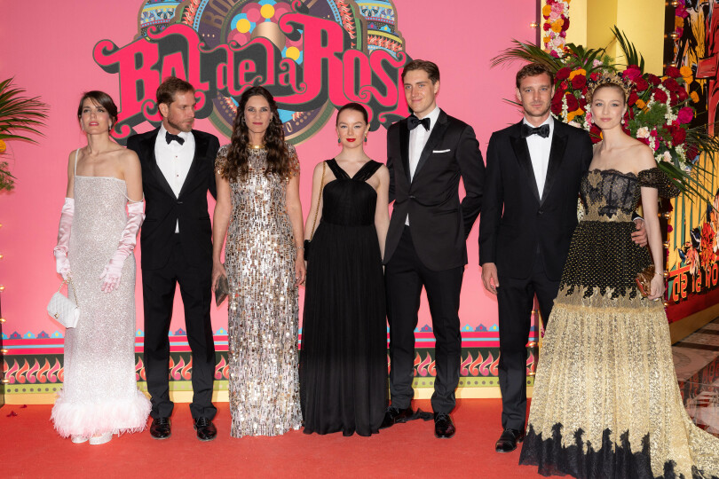 Pierre et Beatrice Casiraghi, Charlotte Casiraghi, Andrea et Tatiana Casiraghi, Alexandra de Hanovre et Ben Sylvester Strautmann au Bal de la Rose 2023 sur le thème "Bollywood" à Monaco le 25 mars 2023.