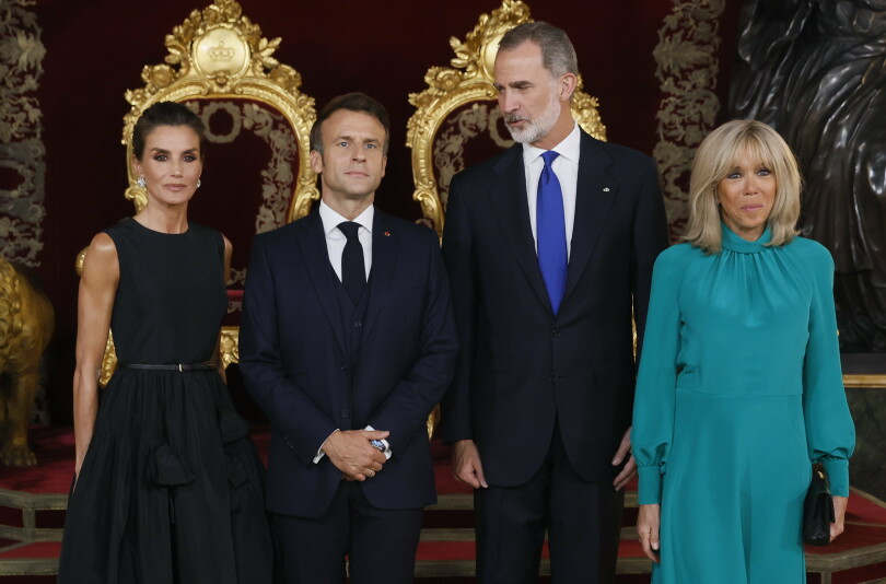 Le roi Felipe IV, la reine Letizia, Emmanuel et Brigitte Macron à Madrid, en 2022.