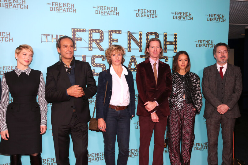 Léa Seydoux, Alexandre Desplat, Cécile De France, Wes Anderson, Lyna Khoudri et Guillaume Gallienne assistent à l'avant-première de "The French Dispatch" le 24 octobre 2021 à Paris.