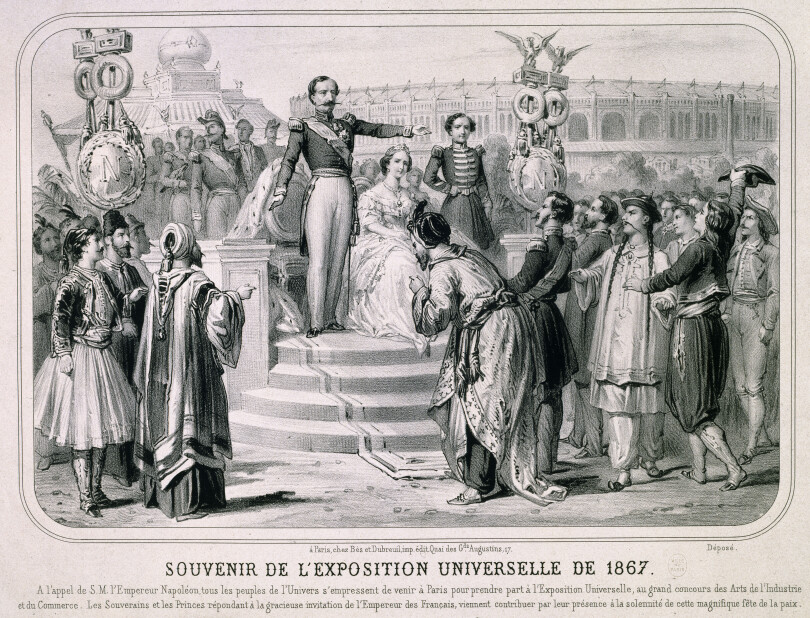 Les membres de délégations étrangères saluent la famille impériale. Au total, plus de 8 millions de personnes ont visité l’Exposition. Un immense succès !