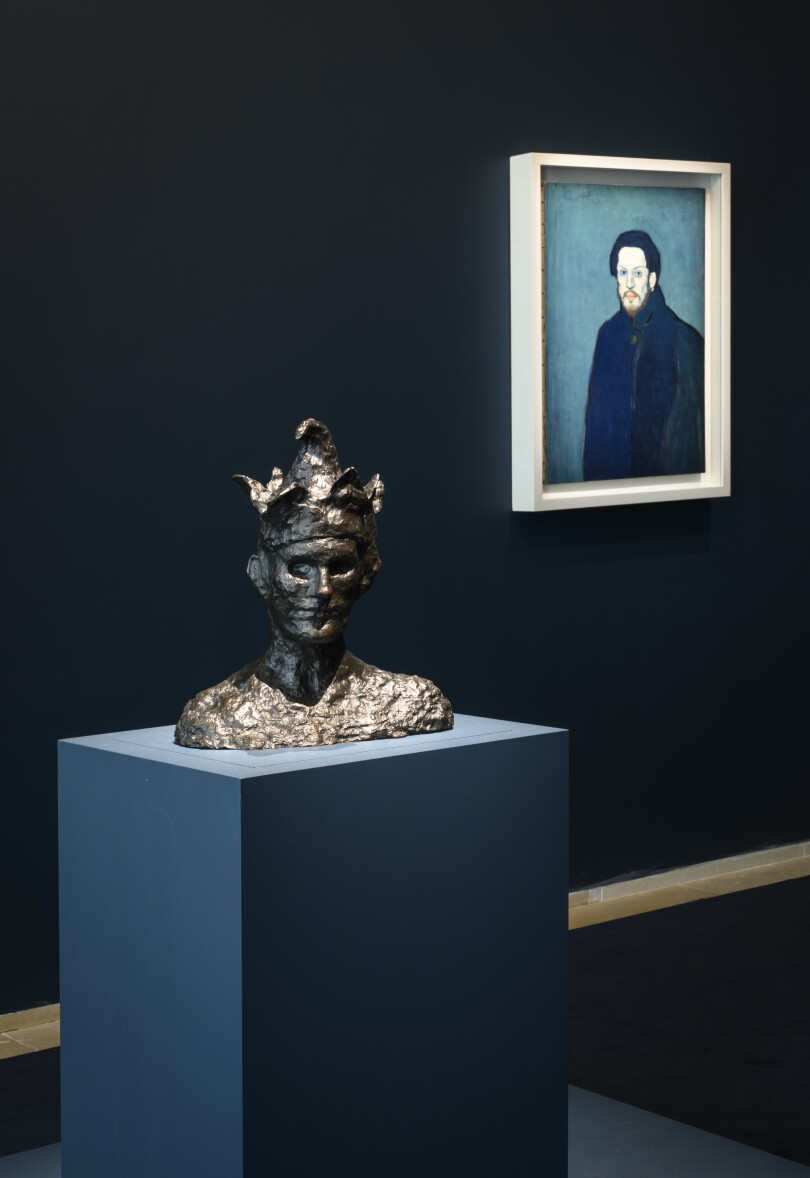 Figure de la période bleue, cet autoportrait de 1901 partage l’espace avec Le Fou, un bronze de 1905.